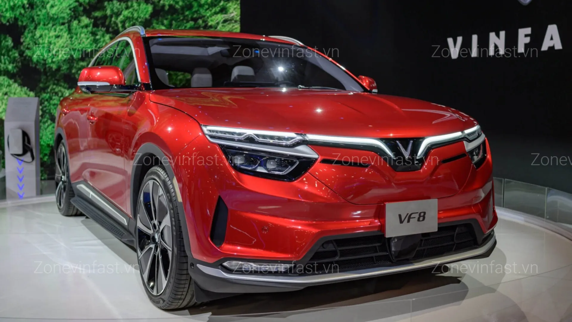 Đầu xe ô tô điện VinFast VF 8 thiết kế khí động học - Xem giá lăn bánh VF 8